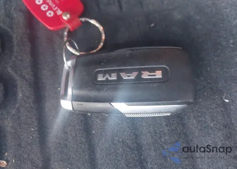 2019 Ram 1500 Big Horn/Lone Star 4X4 6'4 Box z USA, uszkodzony, nr VIN 1C6SRFMT1KN625638